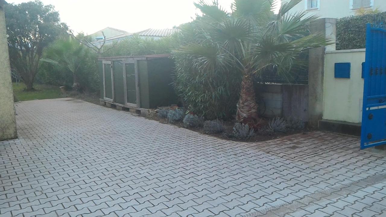 Petit Studio Au Calme Vila La Crau Exterior foto